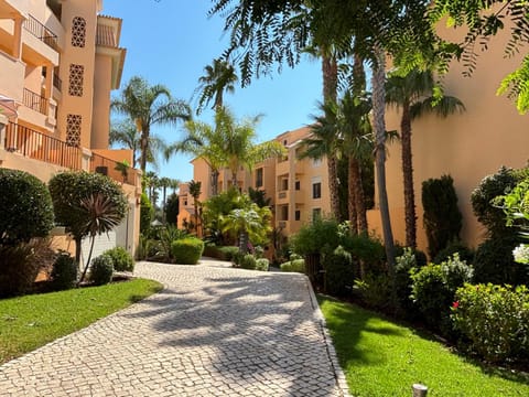 Property building, Day, Garden, Garden view