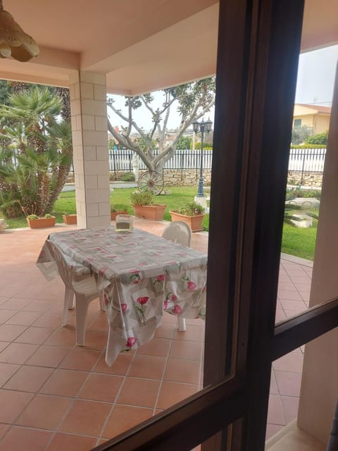 A casa di Franco Alojamiento y desayuno in Marina di Ragusa