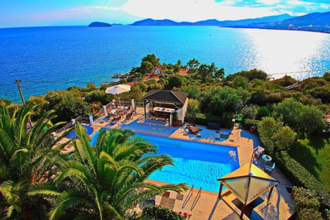 Pool view, Sea view