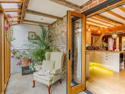 16th Century Cartlodge with private hot tub House in St Edmundsbury District