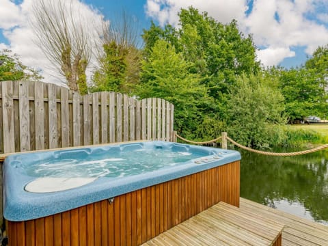 16th Century Cartlodge with private hot tub House in St Edmundsbury District