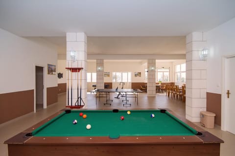 Toilet, Billiard, Darts, Game Room, Table tennis, Sea view