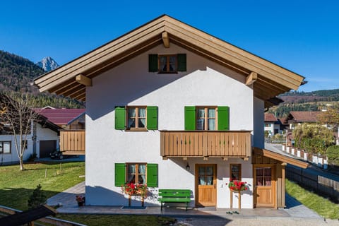 Ferienhaus 4erspitzblick House in Mittenwald