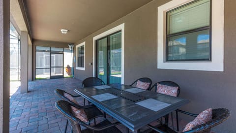 Patio, Dining area