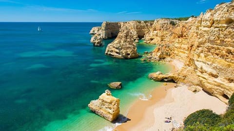 Temple Suites Guesthouse Bed and Breakfast in Portimao