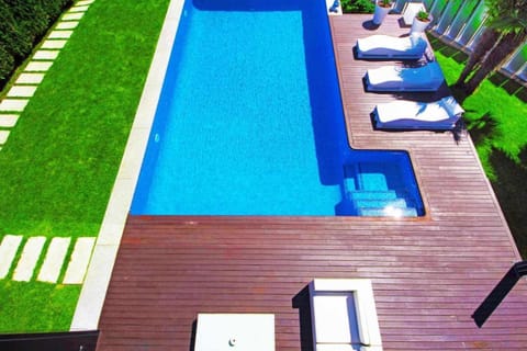 Lujosa villa vistas al mar y piscina climatiza Villa in O Morrazo