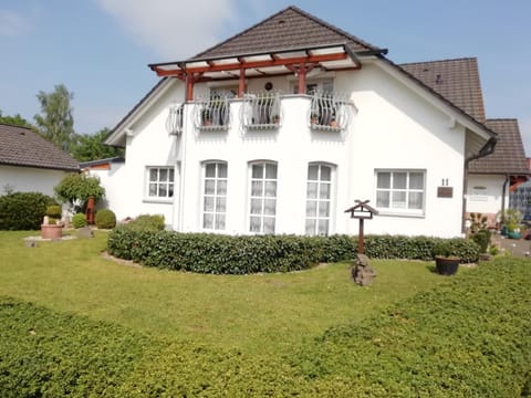 Property building, Spring, Day, Garden view