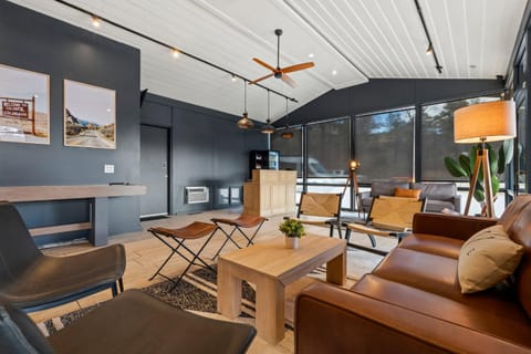 Lobby or reception, Seating area