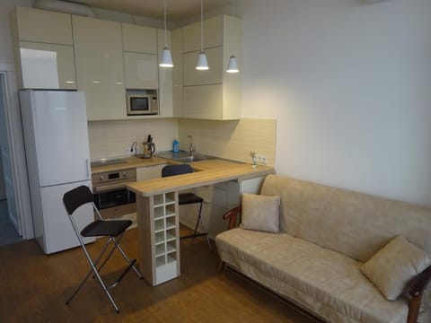 Kitchen or kitchenette, Seating area, Dining area