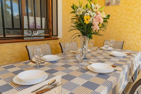 Food and drinks, Dining area