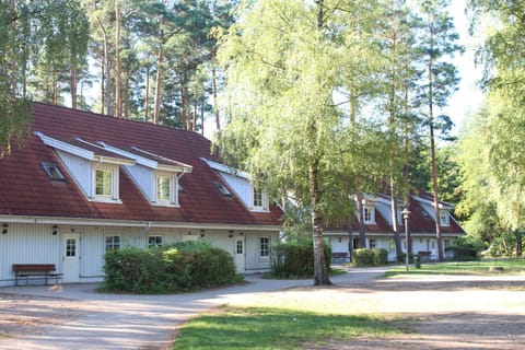 Property building, Facade/entrance, Day, Summer, On site