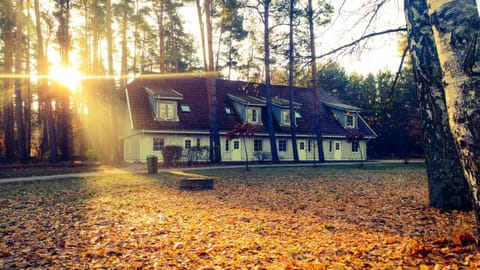 martas Gästehäuser Groß Väter See Campingplatz /
Wohnmobil-Resort in Templin