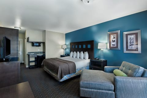 TV and multimedia, View (from property/room), View (from property/room), Seating area, Bedroom