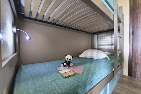 Bed, Photo of the whole room, Bedroom, bunk bed