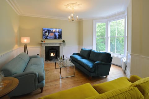 TV and multimedia, Living room, Seating area, On site