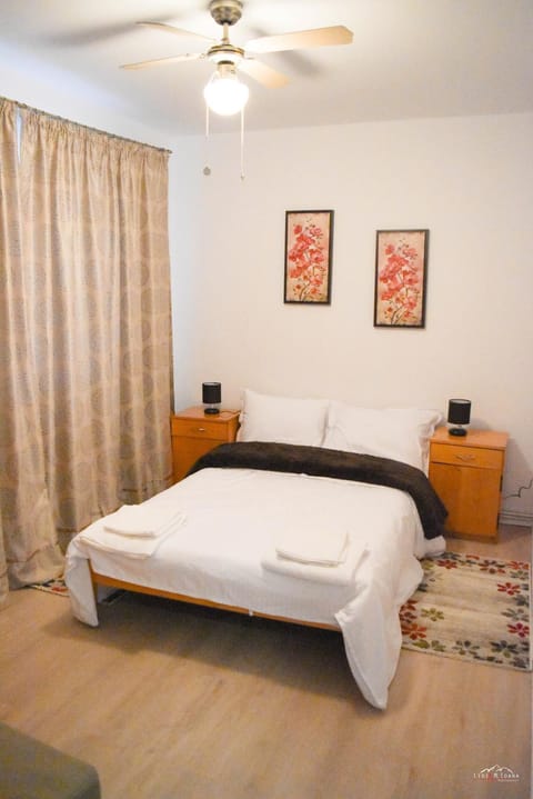 Spacious and cozy 3BD+Terrace Couples Apartment Condominio in Timisoara