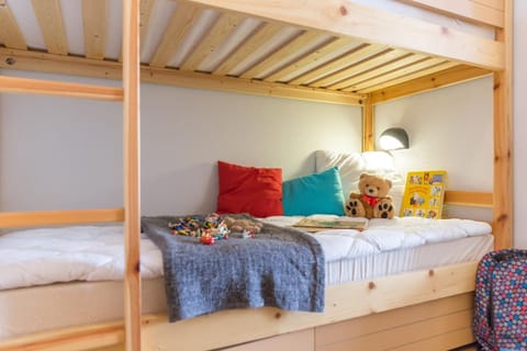 Bed, Bathroom, Photo of the whole room, Bedroom, bunk bed