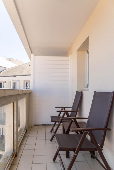 Patio, Day, View (from property/room), Balcony/Terrace, sunbed