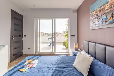 Belvedere Airport Suites Bed and Breakfast in Malta