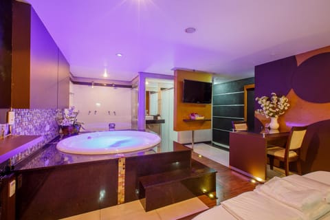 Bathroom, Living room, Bath