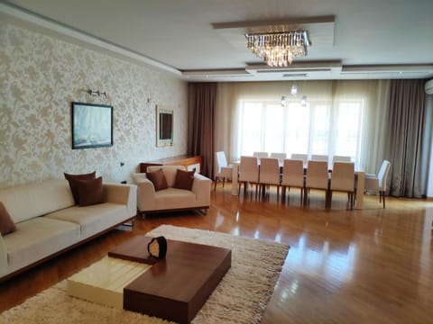 Family Nizami Apartment Copropriété in Baku