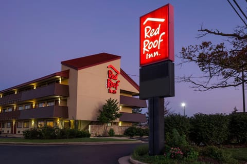 Red Roof Inn Cincinnati - Sharonville Motel in Sharonville