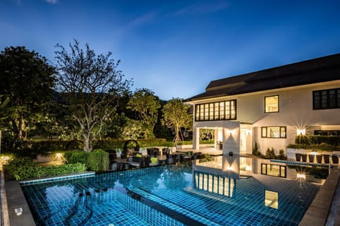 Property building, Pool view, Swimming pool, Swimming pool, Sunset