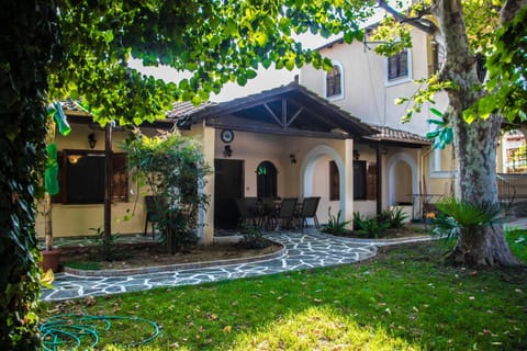 Property building, Garden, Garden view