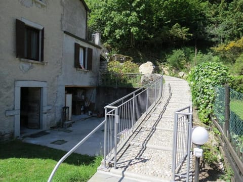 Property building, Facade/entrance, Off site