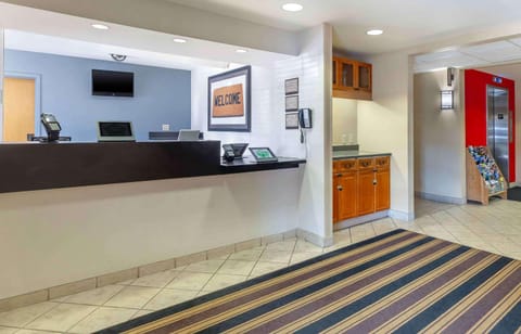 Extended Stay America Suites - Boston - Westborough - Computer Dr Hotel in Northborough