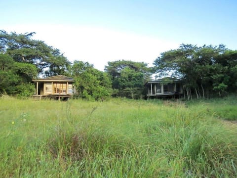 Khangela Private Game Lodge - Self Catering - Bedrooms are 3 Separate Chalets - Hluhluwe Nature lodge in KwaZulu-Natal