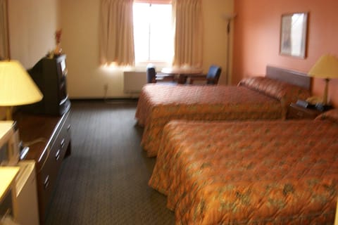Lodi Valley Suites Hotel in Lodi