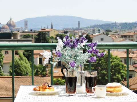 Balcony/Terrace, City view