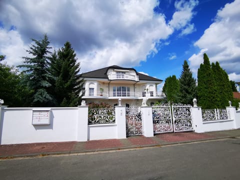 Homburg Nähe Uniklinik r Apartment in Saarland, 66, Germany