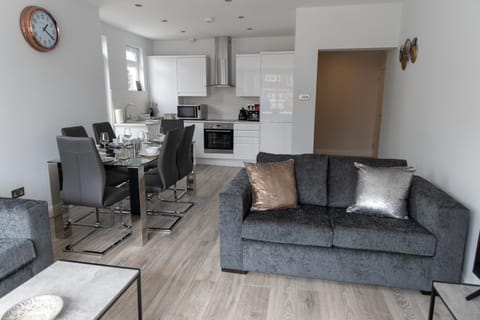 London Northwick Park Serviced Apartments by Riis Property Apartment in Harrow