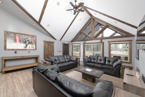 Eagle Nest Casa in Valemount