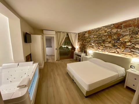 Il Tiglio Jacuzzi&Sauna Bed and Breakfast in Capannori