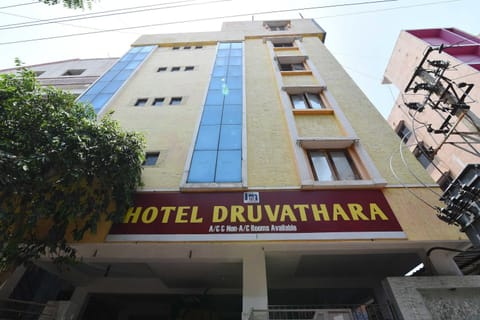 SPOT ON Hotel Dhruvathara Hotel in Tirupati