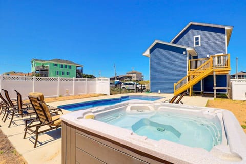 5018 Mikes Beach House Across Street from Beach Haus in Kill Devil Hills