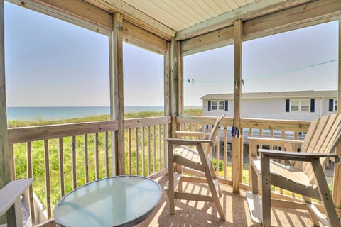 AV2D By the Sea Oceanfront Community Pool Condo in Nags Head