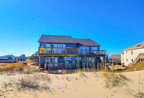 7041 Toes in the Sand Oceanfront Dog Friendly Maison in Nags Head