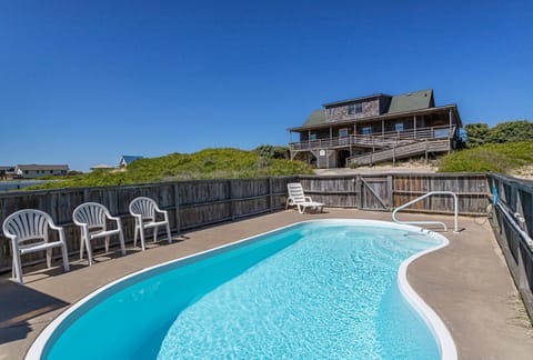 7060 Tides Times Oceanfront Pool Hot Tub House in Nags Head