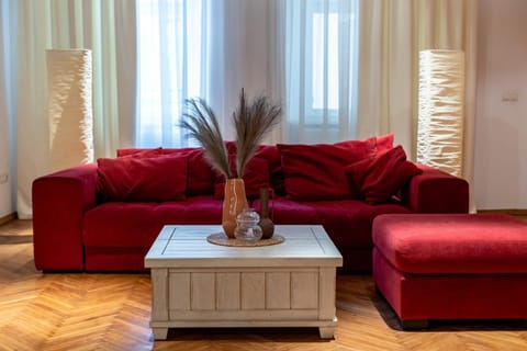 Romari Rynok Sguare VIP Apartment in Lviv