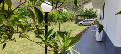 Spring, Day, Garden, Garden view, Street view, Parking