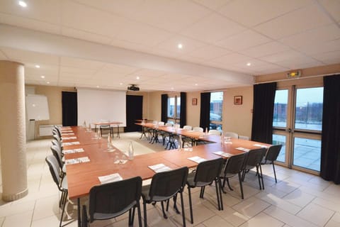 Meeting/conference room