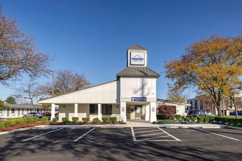 Suburban Studios Mentor - Cleveland Northeast Hôtel in Willoughby