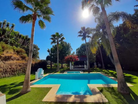 Spring, Day, Natural landscape, Garden, Garden view, Pool view, Swimming pool, sunbed