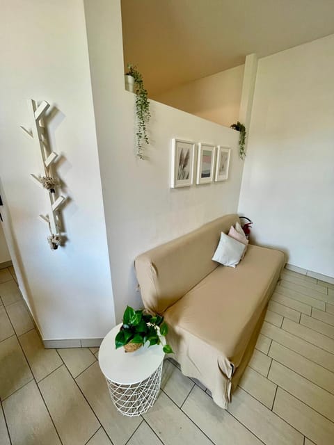 Living room, Photo of the whole room