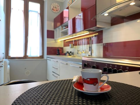 Kitchen or kitchenette, Decorative detail, Dining area