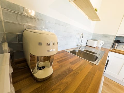 Coffee/tea facilities, minibar, toaster